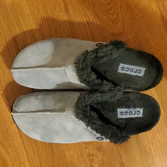 Crocs Cobbler Suede Clogs Sz 10 - Picture 8 of 8